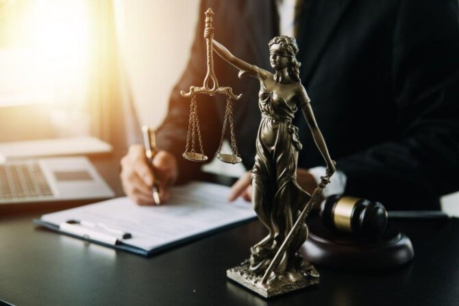 Criminal Defence Lawyer Can Help